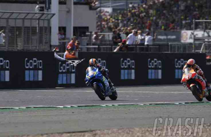 Lap Terkahir Marquez Disalip Alex Rins di Tikungan Terkahir, Sakitnya Tuh Di Sini