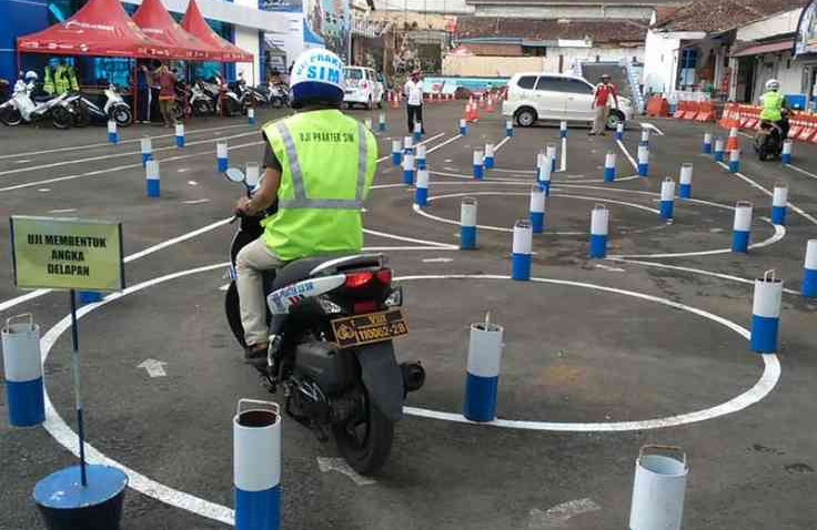 Begini Triknya Supaya Kamu Lolos Praktik Bikin SIM
