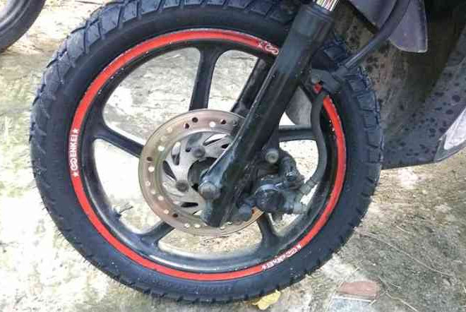 Ini Dampak Buruk Jika Motor Pakai Ban Tidak Sesuai Standar