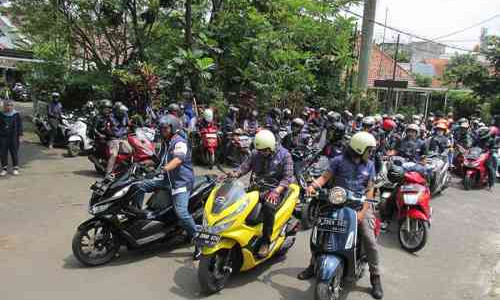Naik Motor Paki Sandal Tidak Dilarang, Tapi Lebih Baik Pakai Sepatu