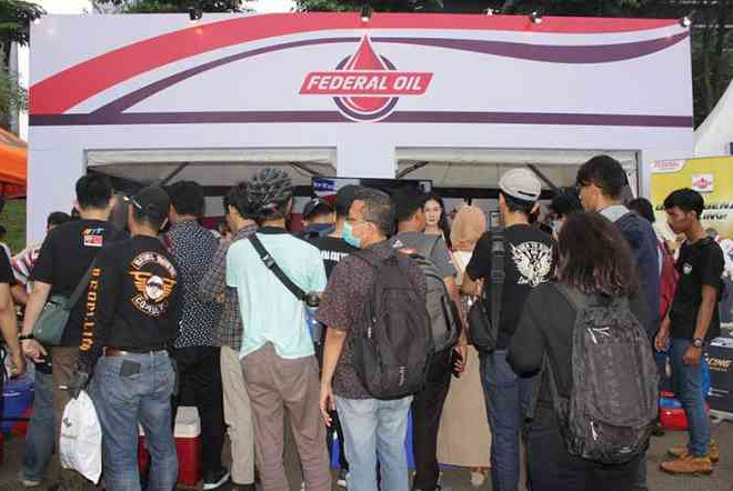 Pengunjung Pre Launching Mandalika Grand Prix Serbu  Booth Federal Oil