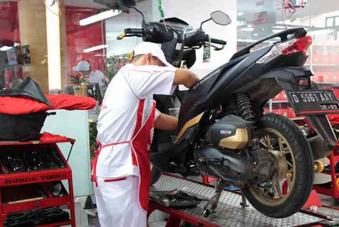 Efek Buruk Jika Isi Oli Mesin Berlebihan