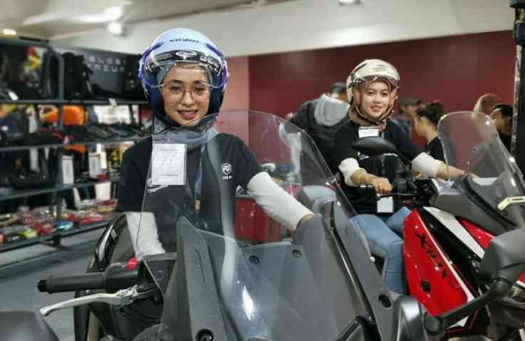 Cargloss Hadirkan Helm Khusus Buat Lady Bikers Berhijab