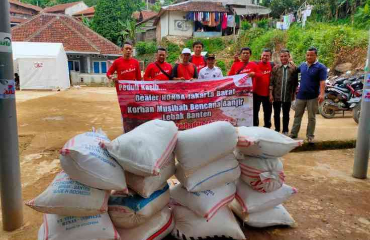 Dealer Honda Jakarta Barat ‘Patungan’ Donasi Lebak