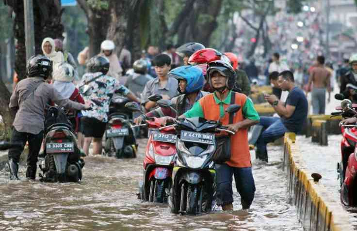 Motor Matic Terendam Banjir, Begini Cara Mengatasinya