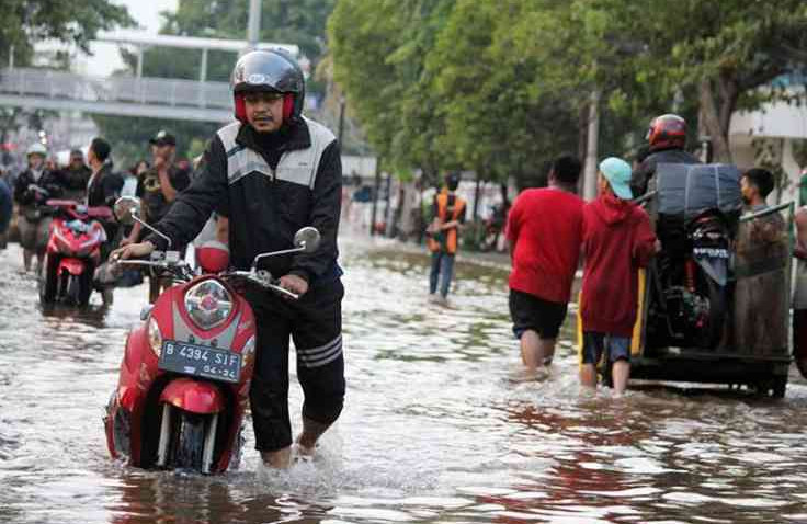 Supaya Body Motor Yang Terendam Banjir Tidak Cepat Rusak Lakukan Hal Ini