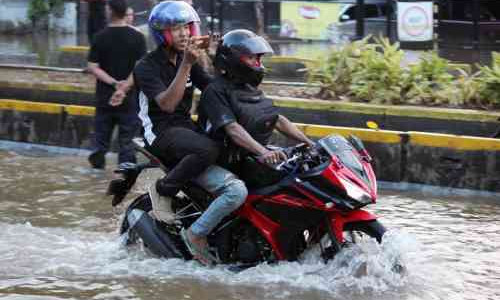 Perlengkapan Yang Wajib Dibawa Saat Musim Hujan