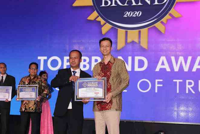 Konsisten Menjadi Solusi Bagi Kendaraan Bermotor, Federal Oil Raih Top Brand Award 2020