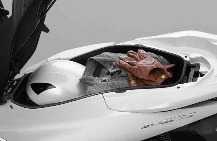 Tips Membawa Barang di Bagasi Motor Supaya Aman