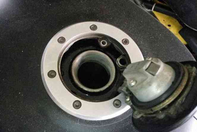 Pemilik Motor Jarang Tahu, Ini Fungsi Karet Pada Tutup Tangki Bensin