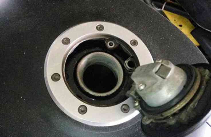 Pemilik Motor Jarang Tahu, Ini Fungsi Karet Pada Tutup Tangki Bensin