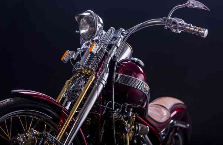 Mau Cat Motor Kamu Kinclong Terus, Begini Cara Merawatnya