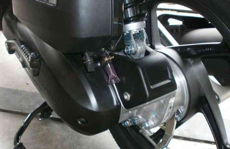 Sudah Mulai Musim Hujan Jangan Lupa Selalu Buang Air di Dalam CVT Motor Matic