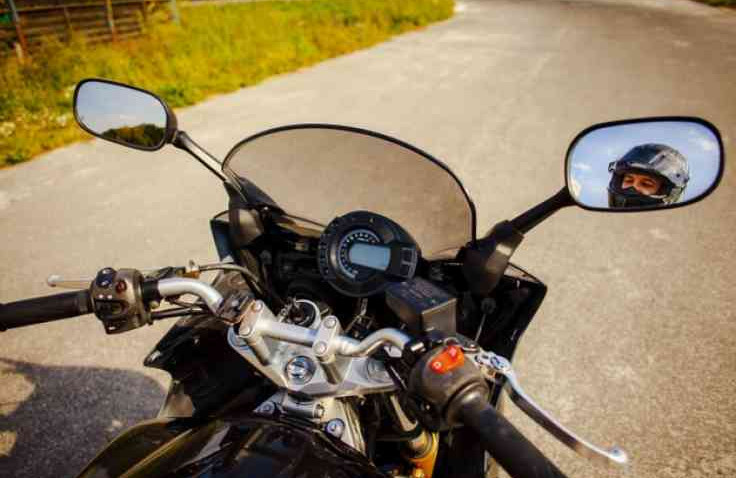 Kaca Spion Bukan Hiasan, Tapi Punya Fungsi Yang Penting