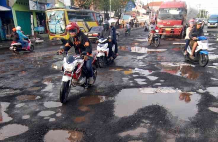 Komponen Ini Rawan Rusak Jika Motor Sering Hantam Lubang di jalan