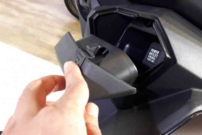 Cara Ngecas Hand Phone di Motor Supaya Tidak Bikin Boros Aki