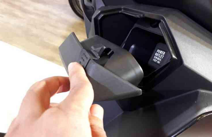 Cara Ngecas Hand Phone di Motor Supaya Tidak Bikin Boros Aki
