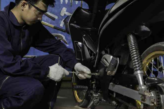 Ganti Oli Saja Tidak Cukup, Begini Tips Mudah Merawat Motor Injeksi 