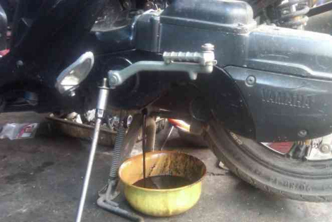 Dampak Buruk Kalau Sering Telat Ganti Oli Mesin Pada Sepeda Motor