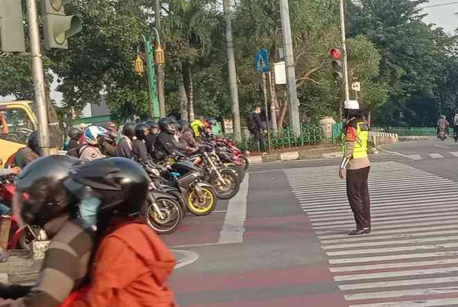 Cara Boncengan Supaya Aman dan Nayaman Saat Touring Bersama Pasangan Kamu