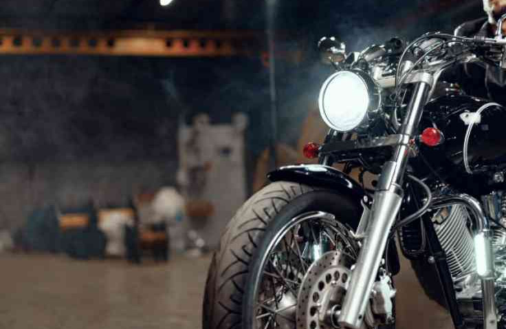 Tips Saat Berkendara Motor Pada Malam Hari