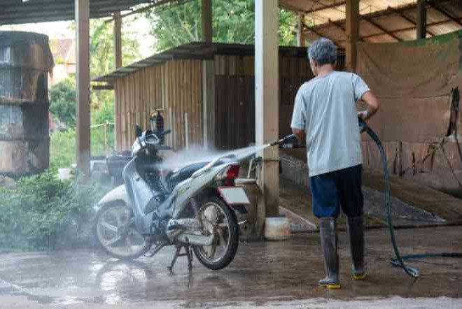 Jangan Lakukan Ini Saat Kamu Cuci Motor Kalau mau Awet