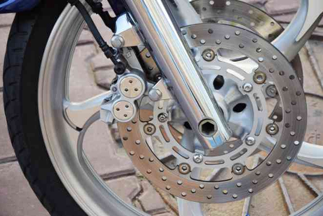 Ketahui Tanda Jika Kampas Rem Motor Kamu Harus Diganti