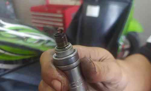 Rawat Busi Untuk Jaga Performa Mesin Motor