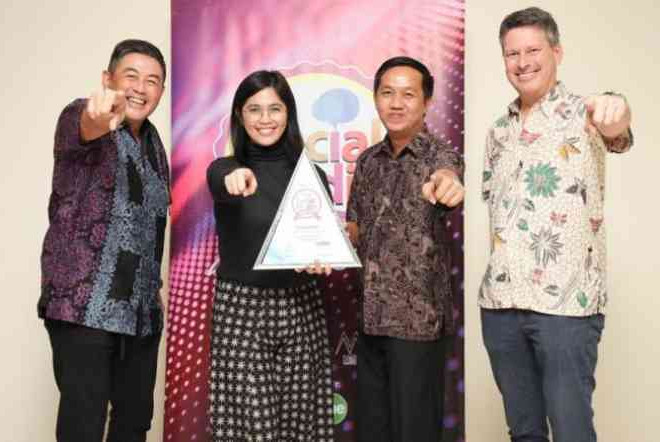 Selalu Mendengarkan Kemauan Konsumen dan Aktiv di Sosial Media, Federal Oil Raih Social Media Award 2021