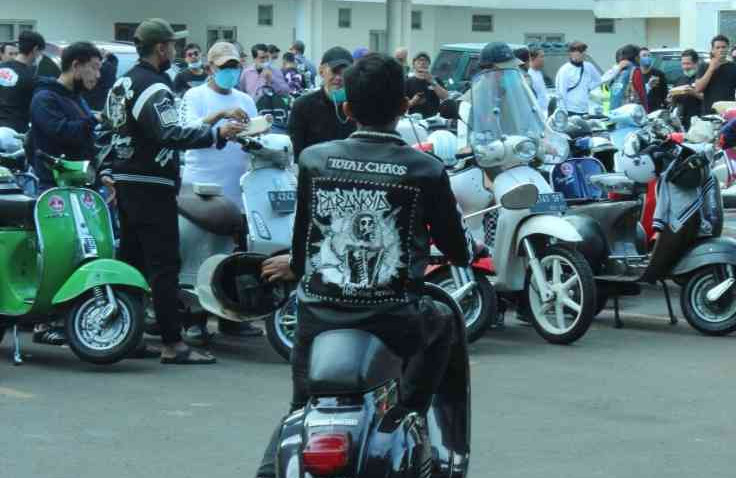 Vespa Benz Owners (VBO) Rayakan Hari Jadi yang Pertama Gelar Riding Pagi hingga Donasi