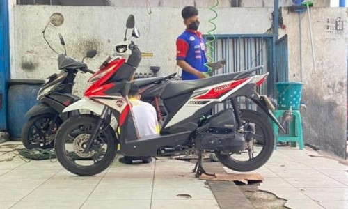 Ada Dua Jenis Oli yang Harus Diganti Pada Motor Matic. Apa Aja Ya?