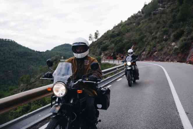 Tips Supaya Aman Saat Jatuh Dari Motor Supaya Tidak Cidera Parah