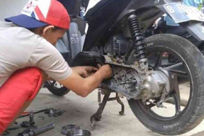 Cara Perawatan Motor Sendiri, Bisa Dikerjakan di Rumah Saat Akhir Pekan