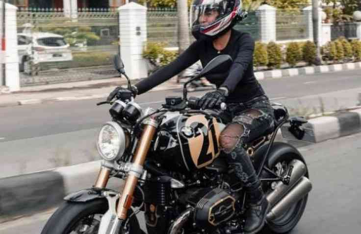 Ternyata Nikita Mirzani Punya Koleksi 4 Motor Mewah dan Keren
