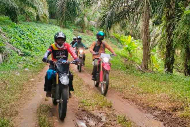 Tips Supaya Aman Saat Berkendara di Jalan Berlubang, Perhatikan Hal Berikut ini