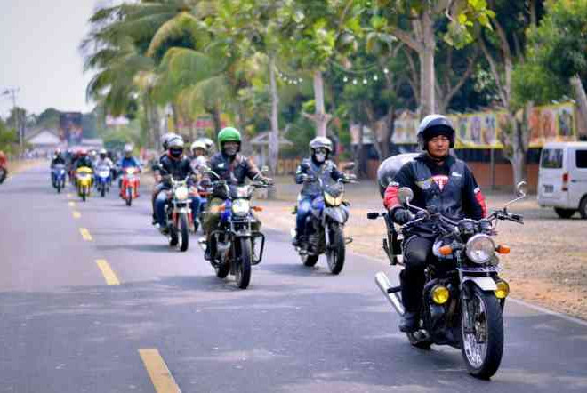 Tips Berkendara Motor Malam Hari atau Jarak Jauh Supaya Tidak Mudah Ngantuk