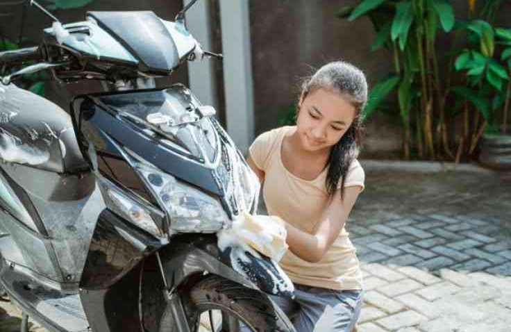Tidak Cukup Dengan Hanya Dicuci Saja, Begini Cara Merawat Cat Bodi Motor Supaya Tidak Cepat Kusam