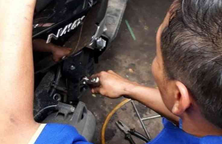 Saat Ganti Oli Menyemprot Bagian Mesin Pakai Kompresor Ama Apa Tidak ? Simak Penjelasan Berikut