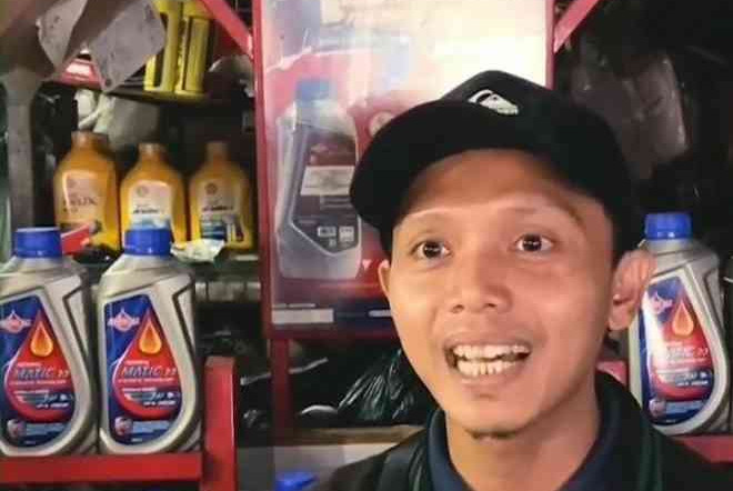 Salah Satu Pemenang Sobek Berhadiah Federal Oil 2022, Berhasil Mendapatkan Logam Mulia!