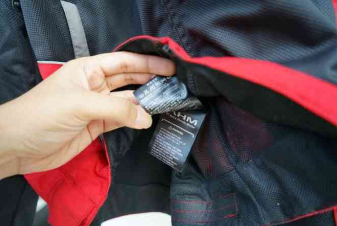 Tips Mudah Merawat Jaket Jenis Parasut, Bisa Dilakukan Sendiri Dirumah
