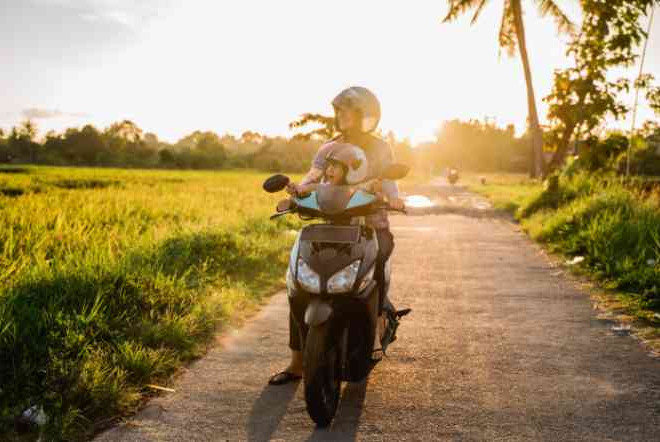 Begini Tips Bonceng Anak Supaya Aman Selama Berkendara