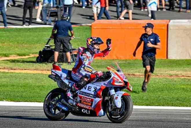 Raih Juara Tiga Dunia MotoGP 2022, Enea Bastianini: Kemenangan ini untuk Fausto