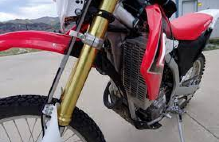 Shockbreaker Motor Bisa Rusak Karena Motor Jarang Dicuci? Kok Bisa?