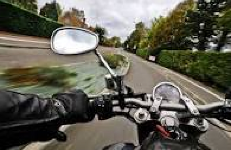 Maksimalkan Penggunaan Spion Motor Untuk Hindari Blind Spot