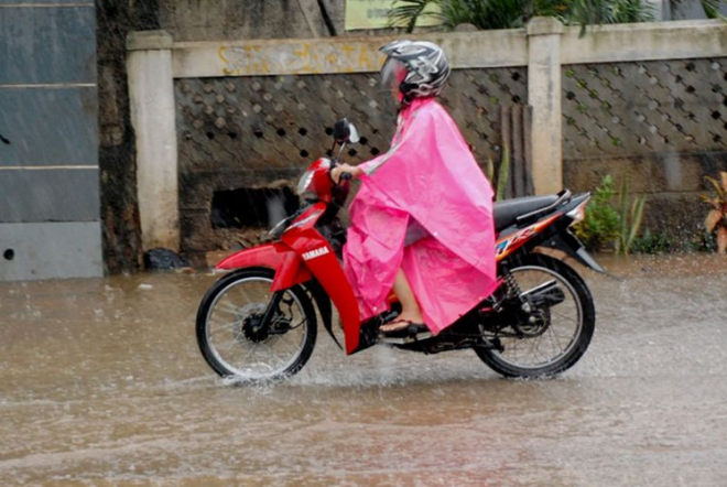 Lima Tips Memilih Jas Hujan Yang Baik, Nomor Empat Sering Terlupakan