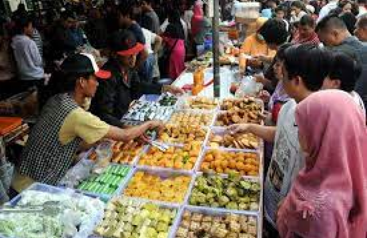 Tips Tetap Bugar Berpuasa Ramadan Bagi Kurir dan Ojol