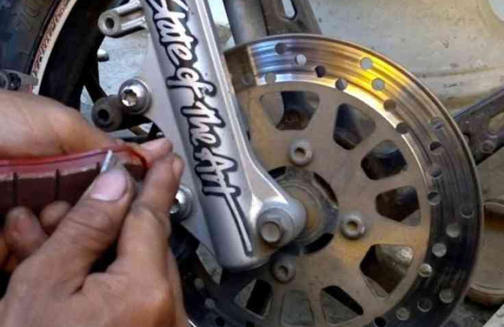 Kenali Ciri Kampas Rem Sepeda Motor Wajib Diganti