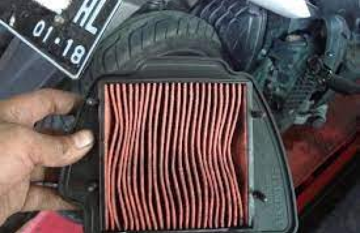 Rutin Bersihkan Filter Udara Motor, Bisa Jaga Performa Saat Berkendara