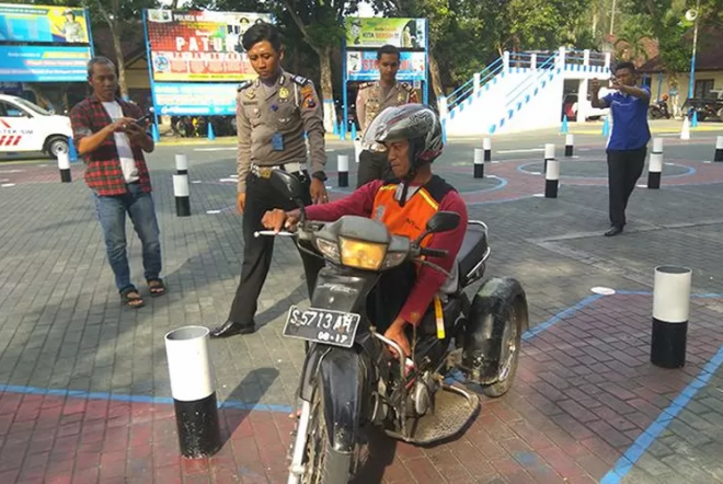 Yuk Kenalan Dengan SIM Khusus Pengendara Difabel