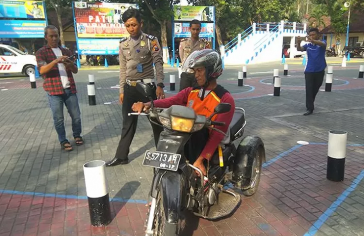 Yuk Kenalan Dengan SIM Khusus Pengendara Difabel